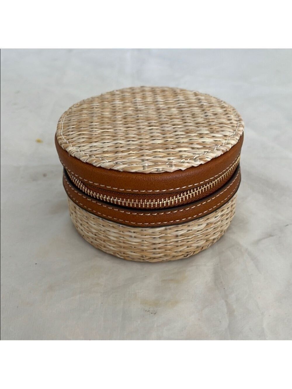 Flower Show Round Woven Jewelry Box with Zipper